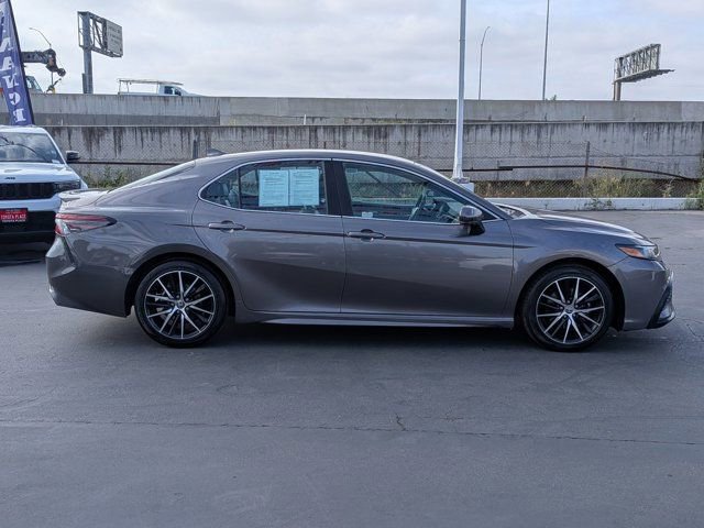 Used 2024 Toyota Camry SE w/ Cold Weather Package AWD/4WD image 4