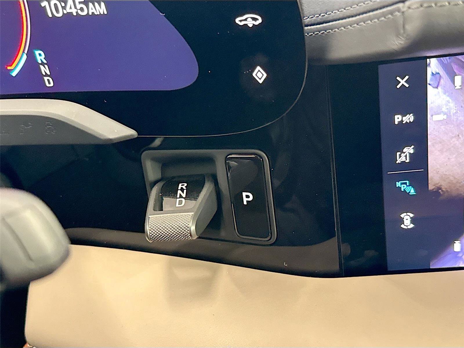 Used 2025 Porsche Taycan image 17