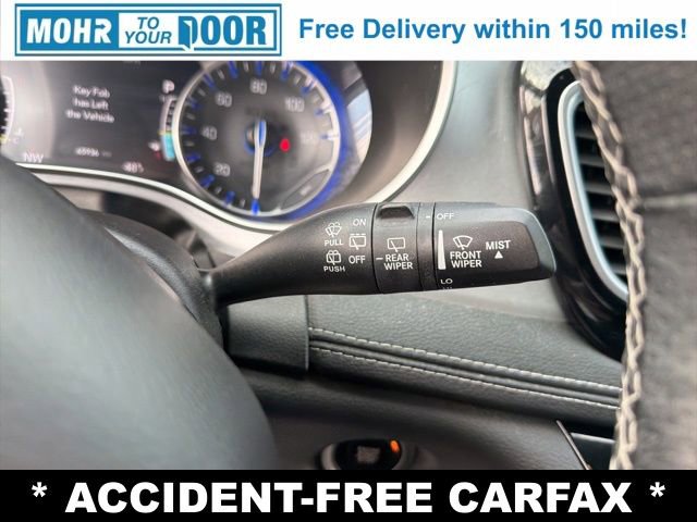 Used 2020 Chrysler Pacifica Limited w/ S Appearance Package image 17