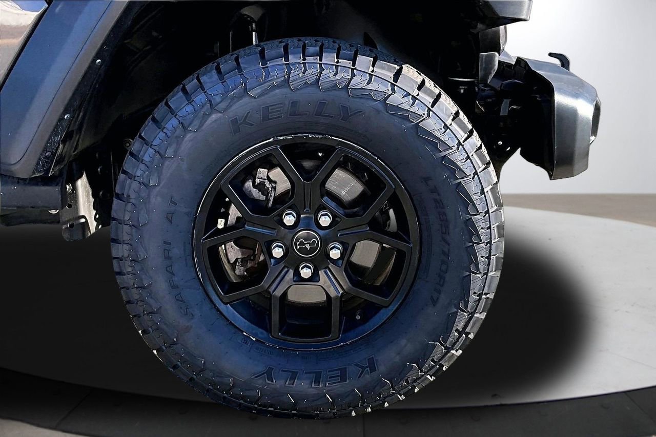 Certified 2024 Jeep Wrangler Willys image 32
