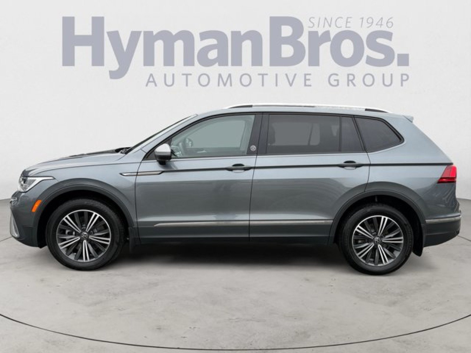 Used 2024 Volkswagen Tiguan Wolfsburg Edition FWD image 6