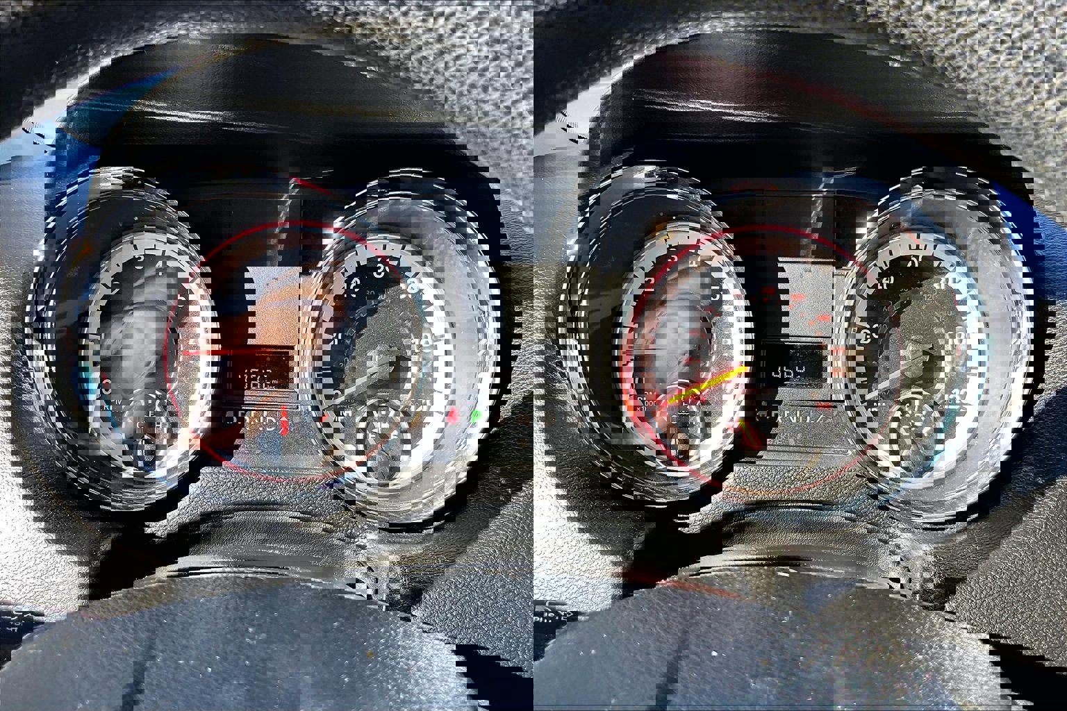 Used 2018 Dodge Grand Caravan SE w/ UConnect Hands-Free Group image 20