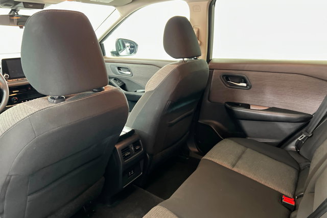 Used 2021 Nissan Rogue SV image 19