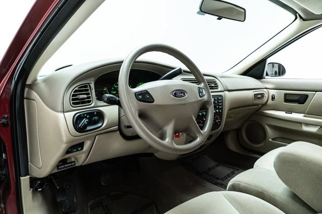 Used 2003 Ford Taurus SE FWD image 22