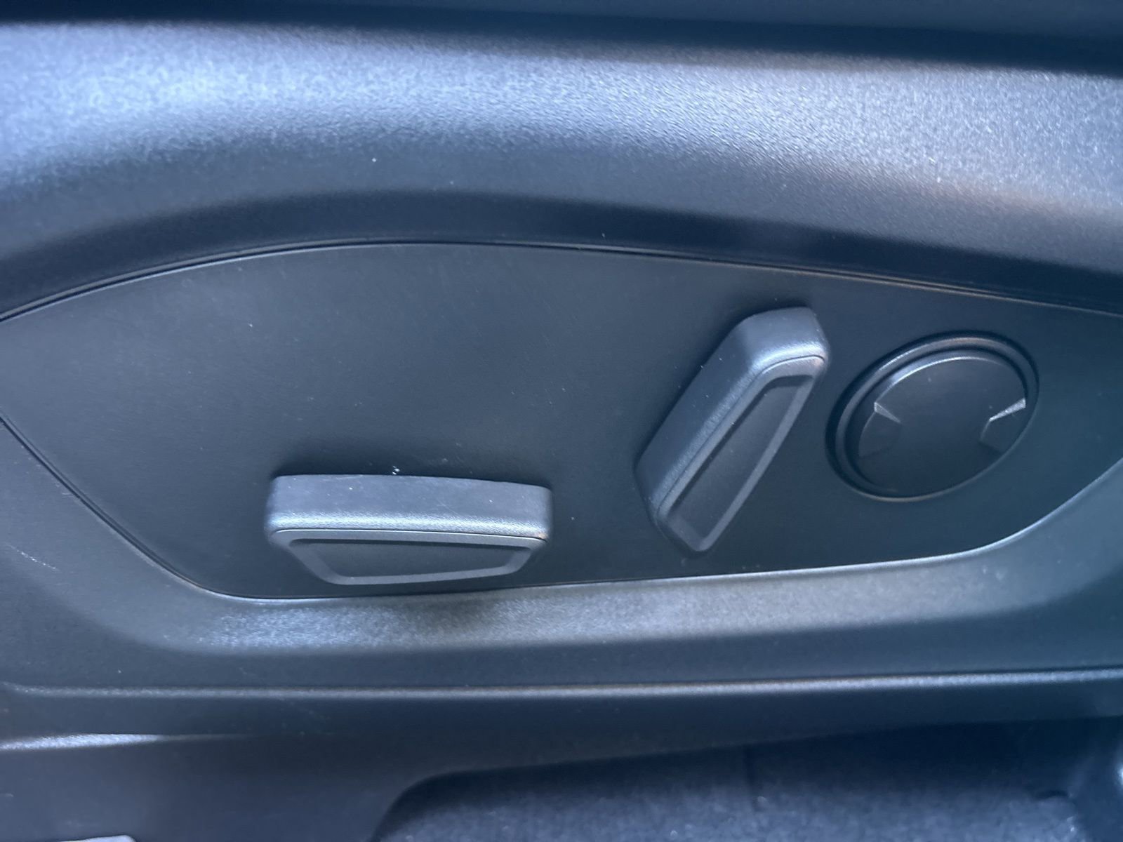 Certified 2022 Ford Explorer XLT w/ Equipment Group 202A image 19