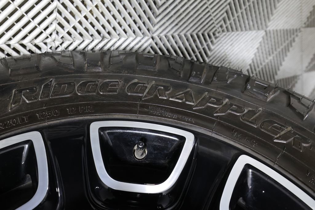 Used 2025 Ford F250 Platinum w/ FX4 Off-Road Package image 52