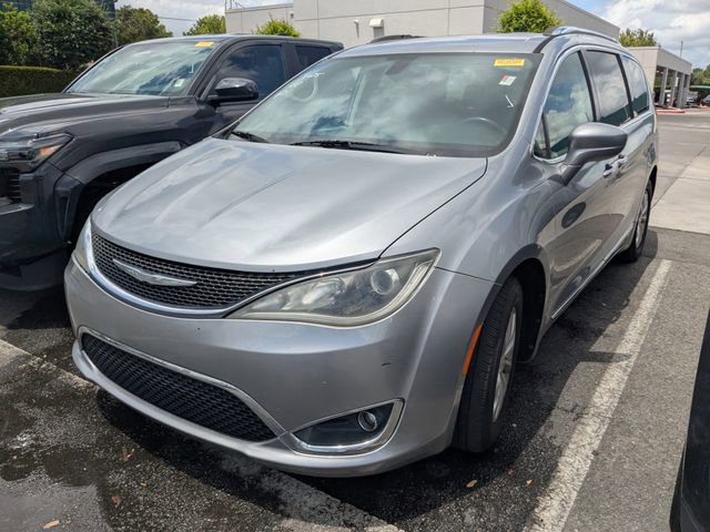 Used 2018 Chrysler Pacifica Touring-L FWD image 2