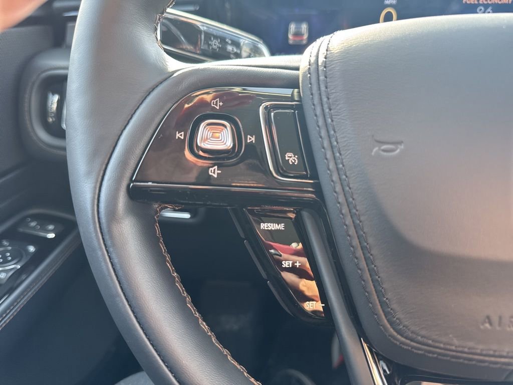 New 2026 Lincoln Aviator AWD image 12