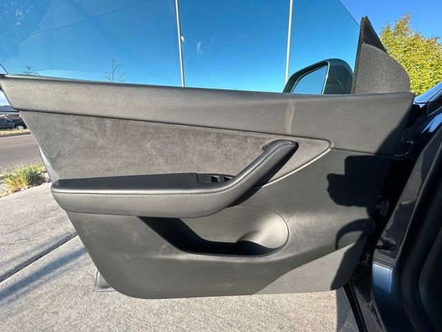 Used 2022 Tesla Model Y Performance image 12