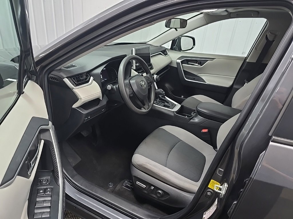 Used 2023 Toyota RAV4 XLE image 29