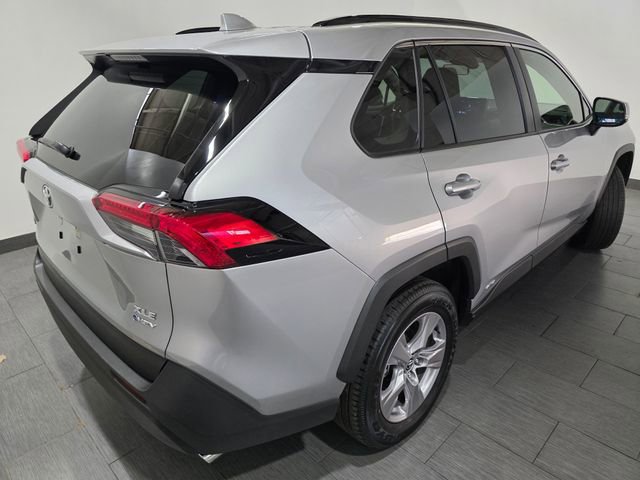 Used 2025 Toyota RAV4 XLE w/ Convenience Package AWD/4WD image 5