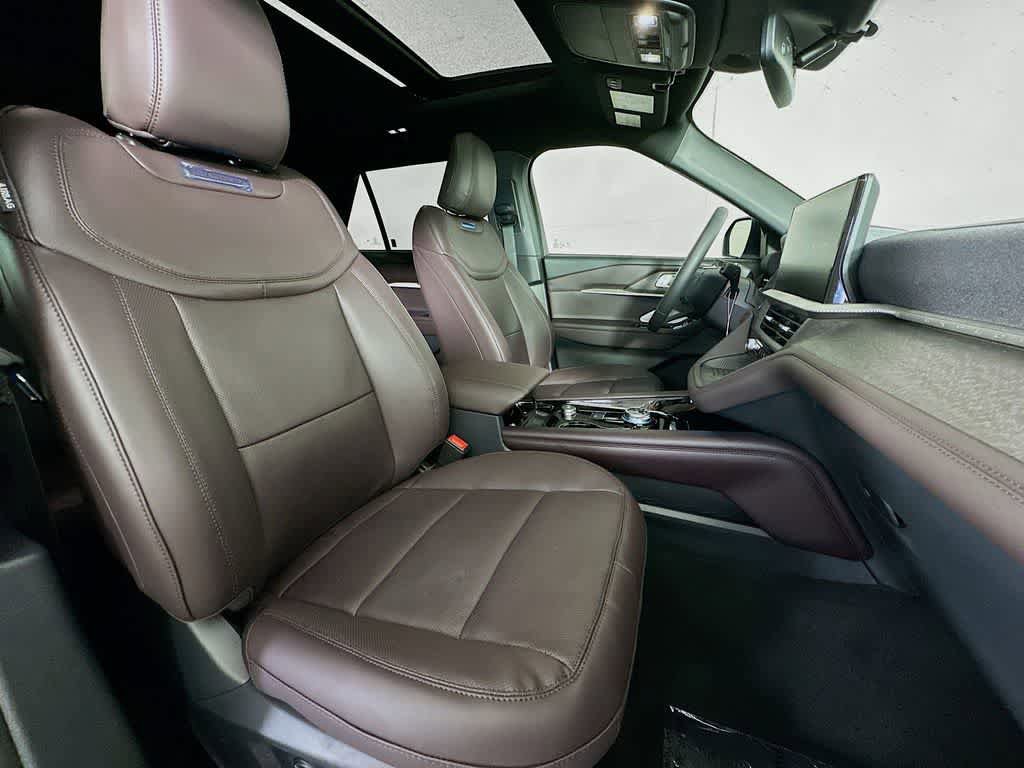New 2025 Ford Explorer Platinum image 15