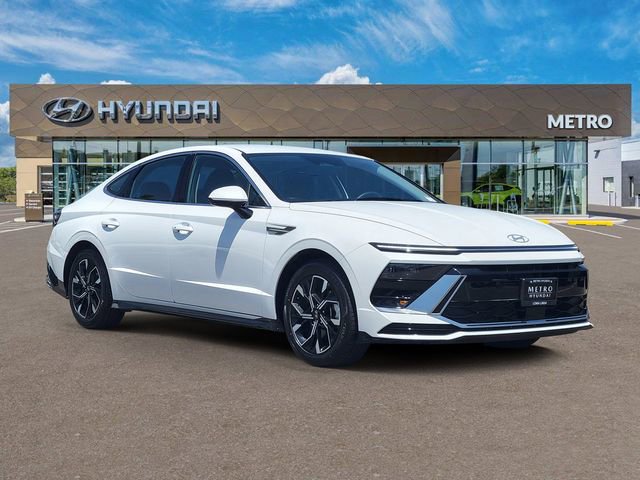 Used 2025 Hyundai Sonata SEL FWD image 1