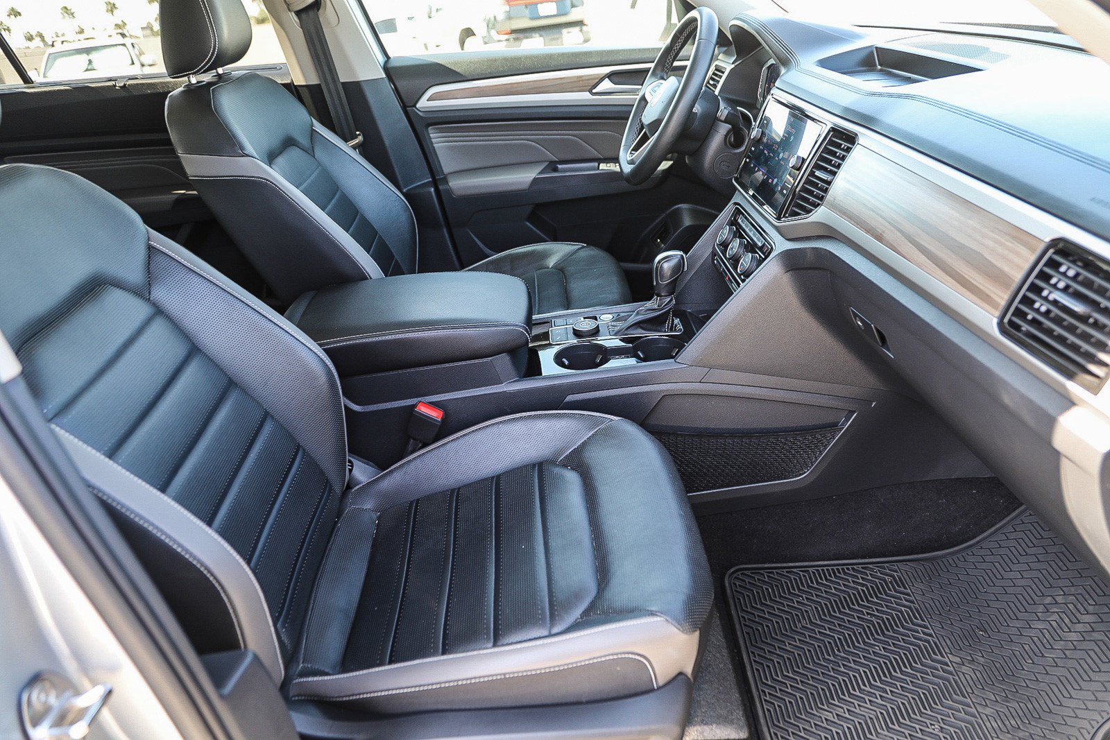 Used 2021 Volkswagen Atlas SEL Premium AWD/4WD image 16