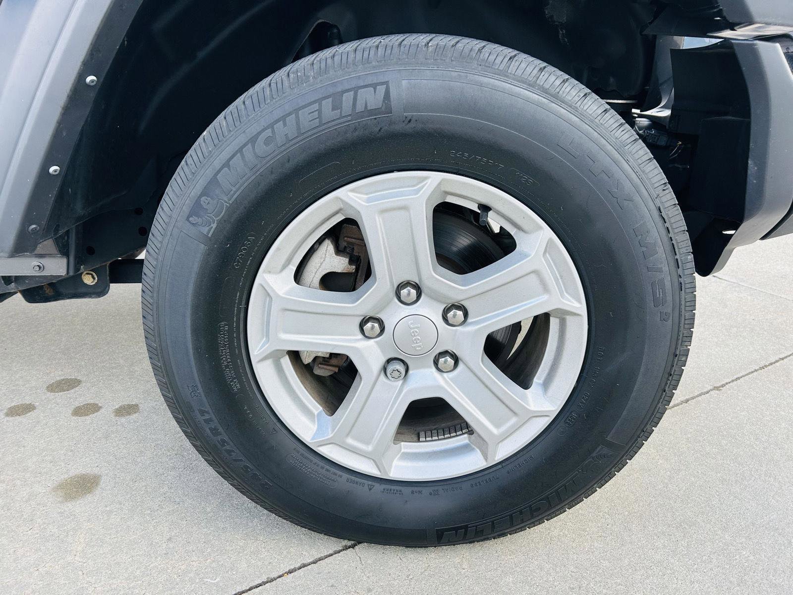 Used 2022 Jeep Wrangler Unlimited Sport image 35