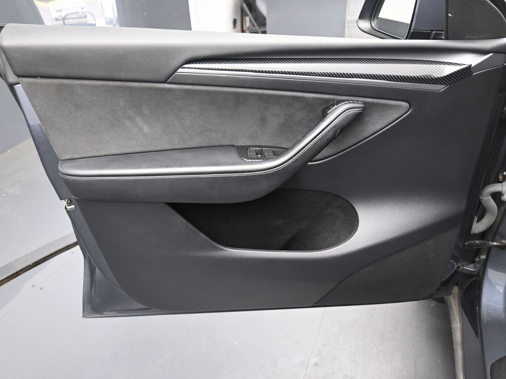 Used 2023 Tesla Model Y Long Range image 15