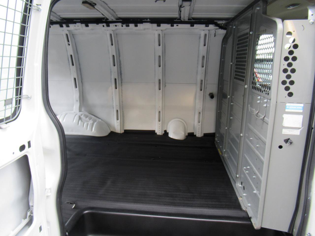 Used 2017 Chevrolet Express 2500 RWD image 14
