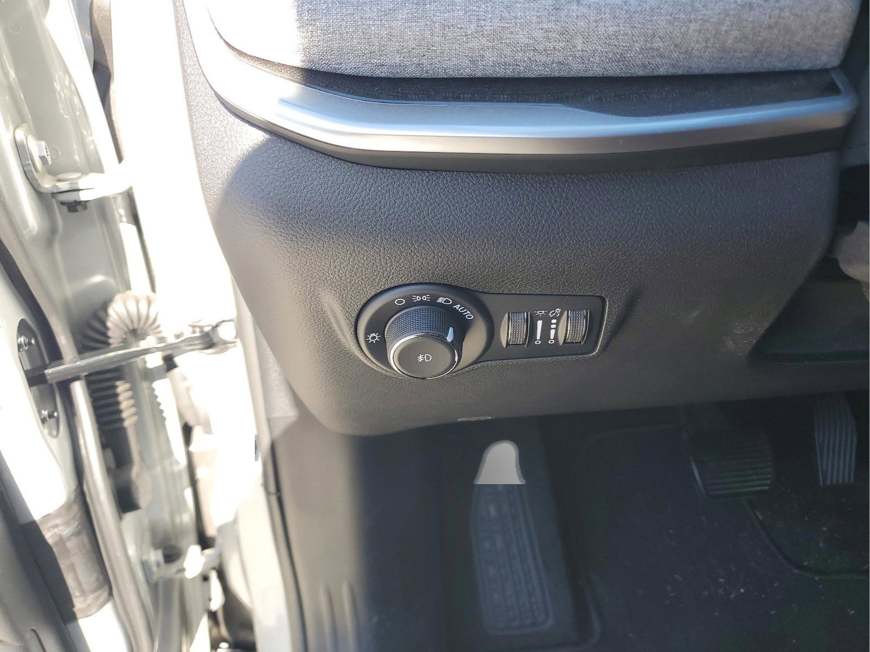 Certified 2026 Jeep Compass Latitude AWD/4WD image 30