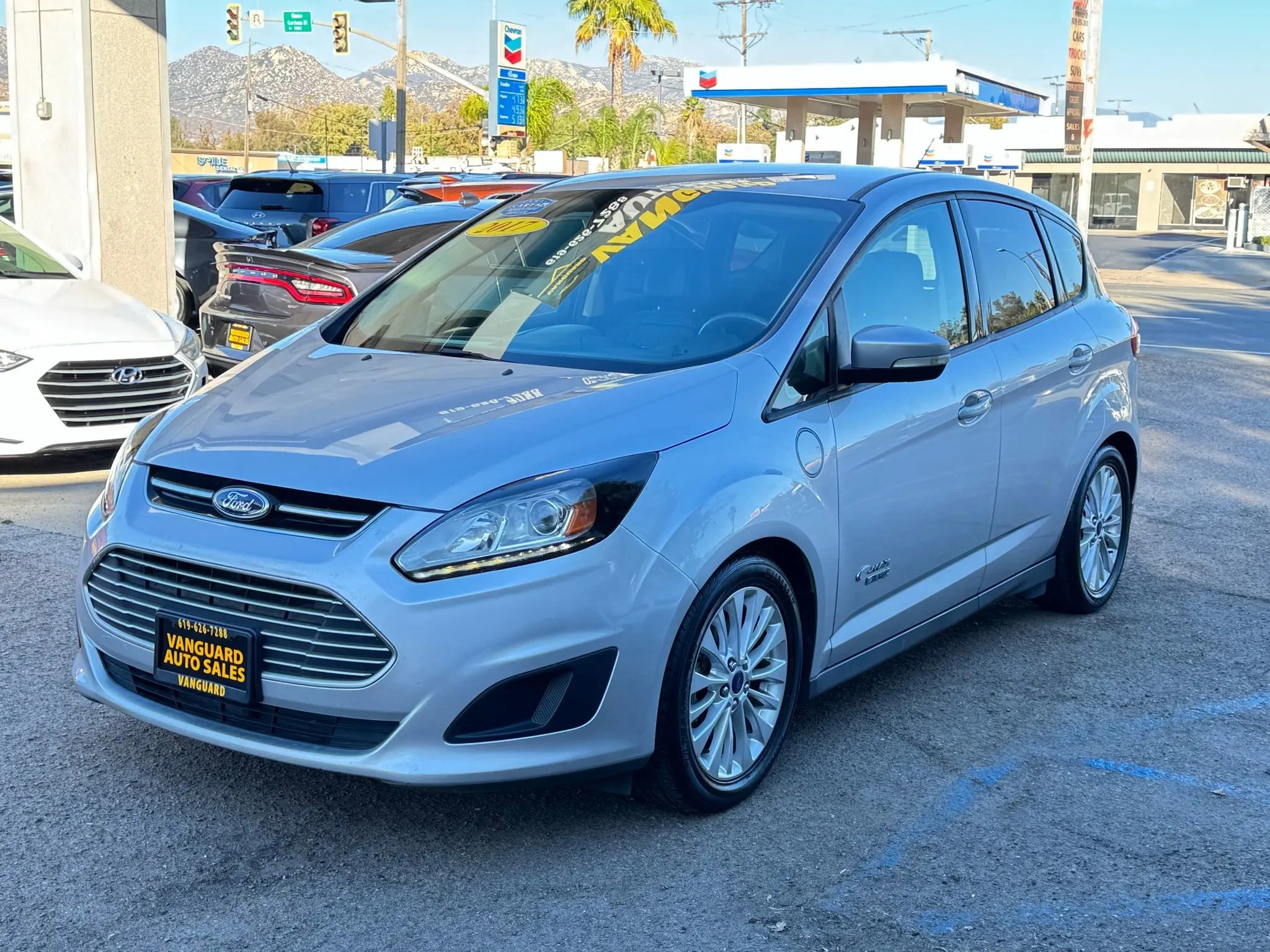 Used 2017 Ford C-MAX Energi SE w/ Equipment Group 402A image 6