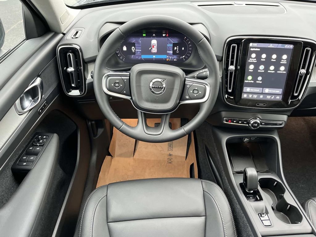 New 2026 Volvo XC40 B4 Core w/ Climate Package image 14