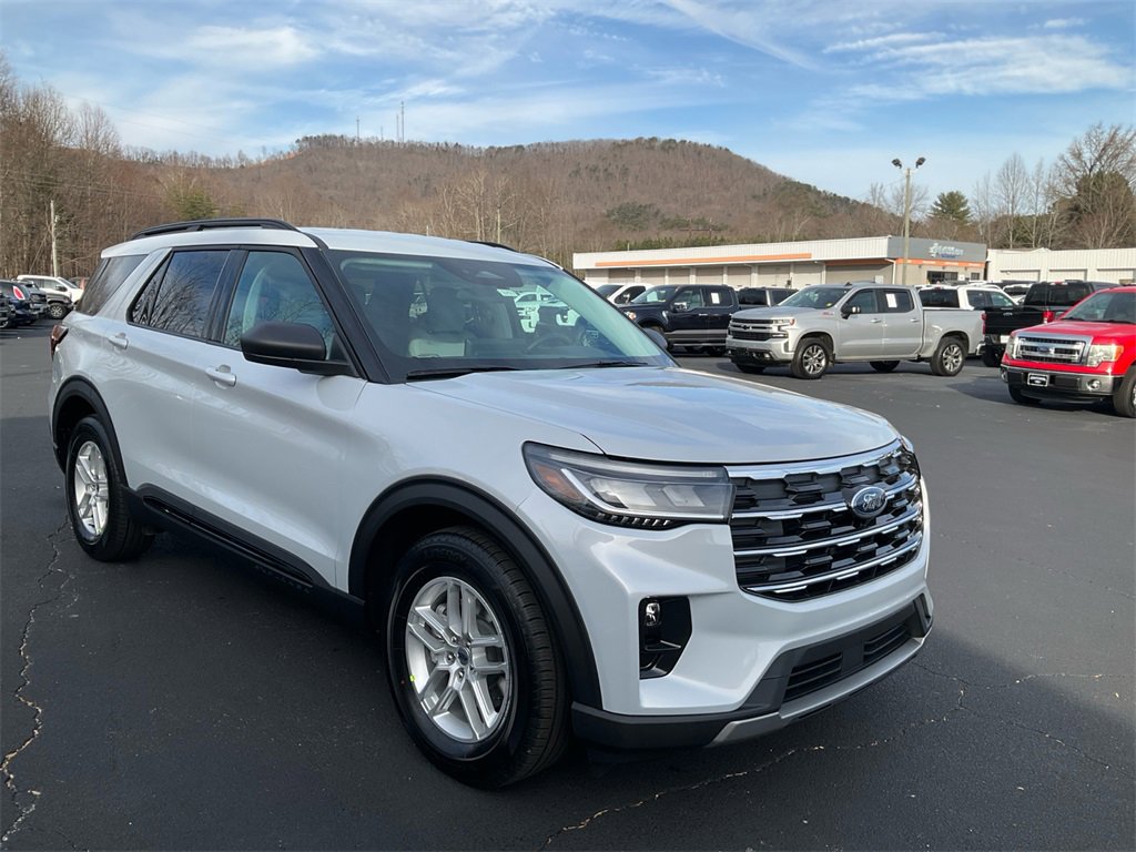 New 2026 Ford Explorer Active image 3