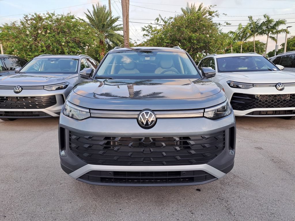 New 2026 Volkswagen Tiguan SE FWD image 2