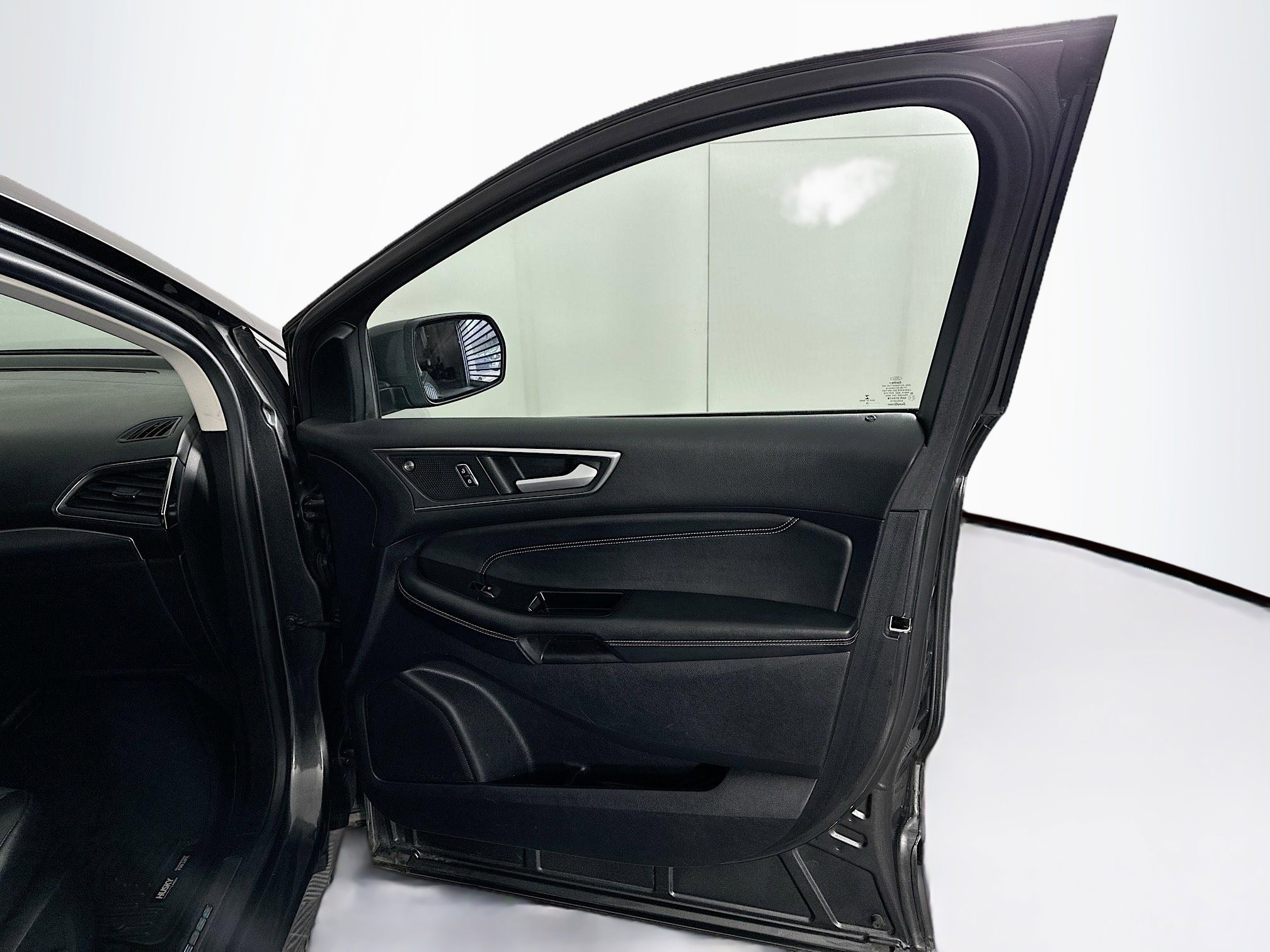 Used 2020 Ford Edge Titanium w/ Equipment Group 301A image 32