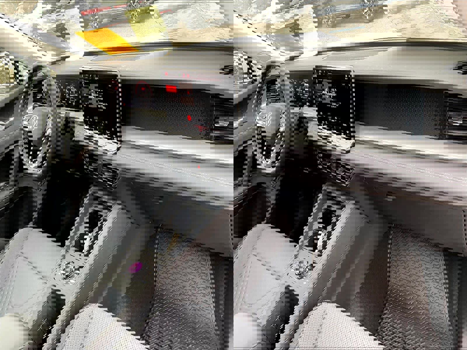 New 2026 Volkswagen Tiguan SE image 10