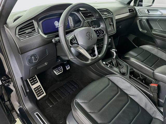 Used 2024 Volkswagen Tiguan SEL R-Line w/ MDO Package, Two-Row image 23