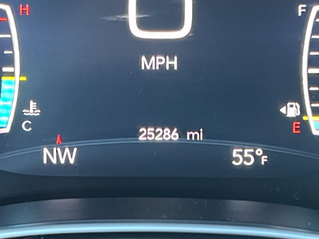 Used 2023 Chrysler Pacifica Limited w/ Uconnect Theater Family Group AWD/4WD image 8