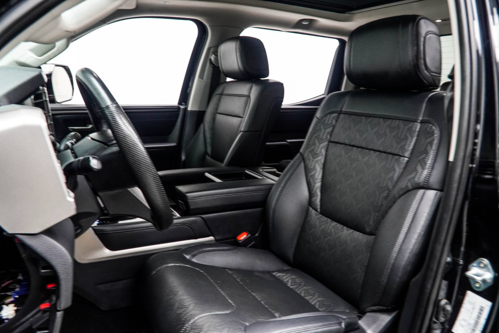 Used 2024 Toyota Tundra Limited AWD/4WD image 39