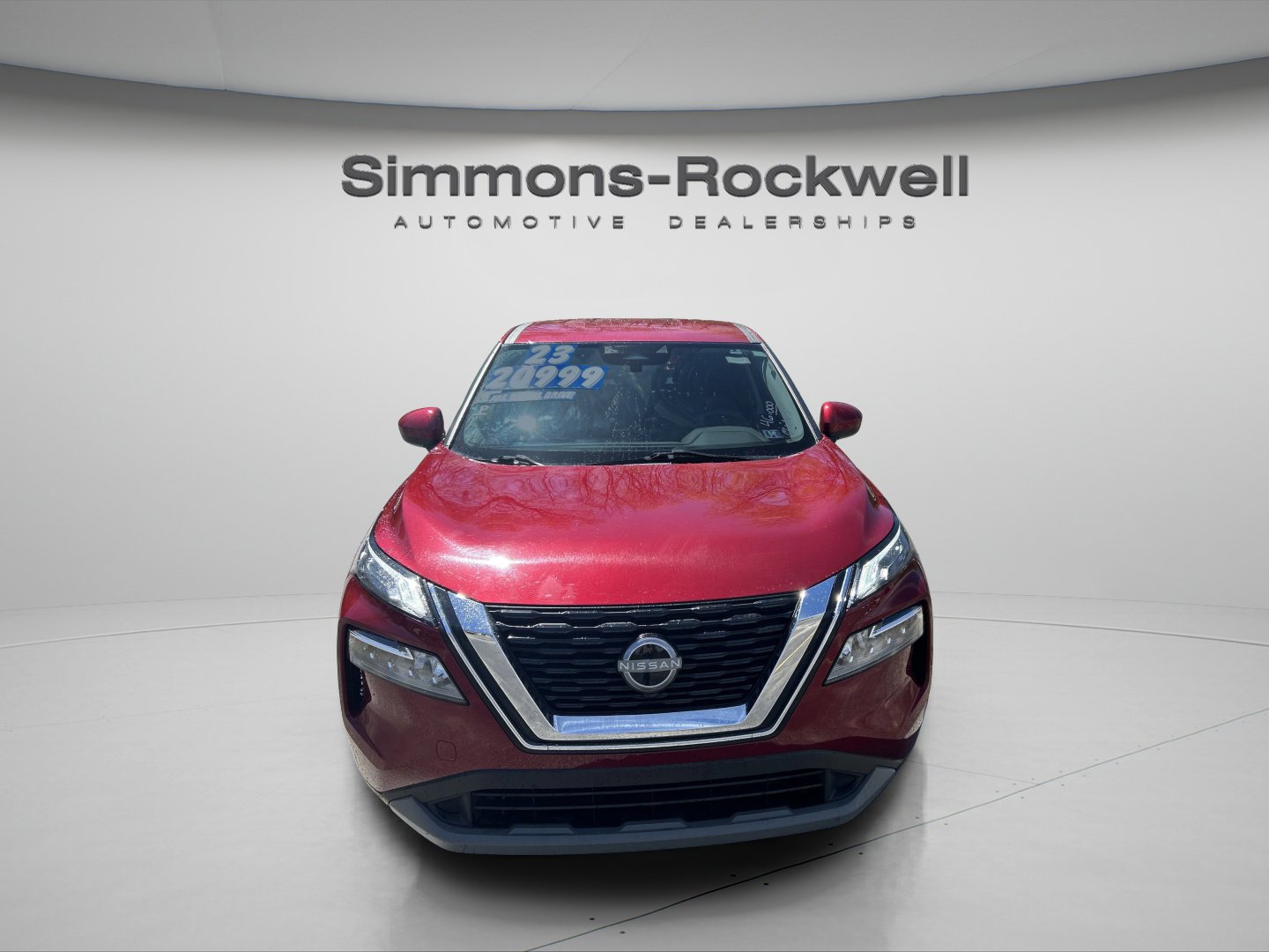 Used 2023 Nissan Rogue SV image 2