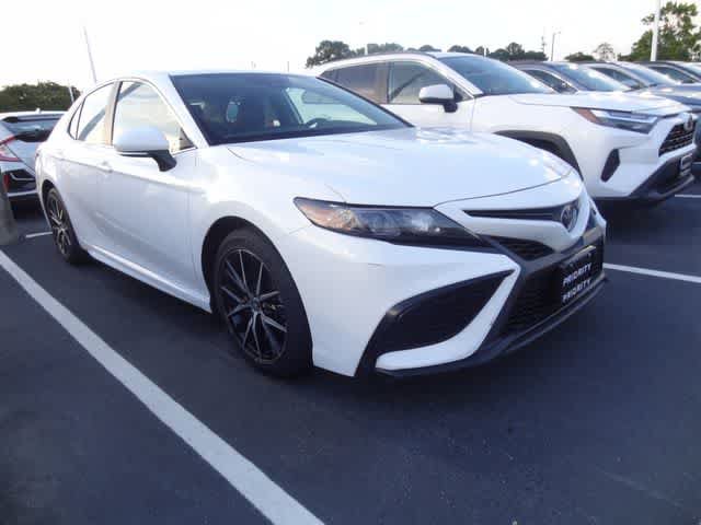 Certified 2024 Toyota Camry SE FWD image 3