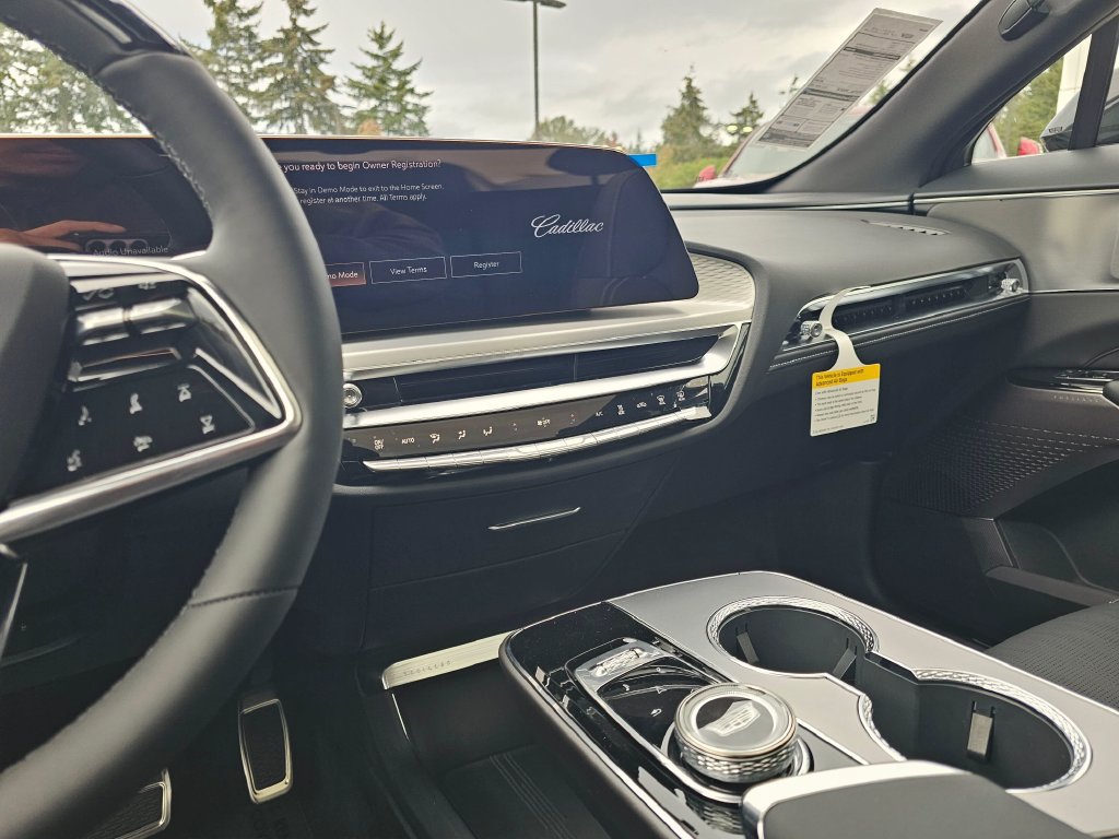 New 2027 Cadillac Lyriq Luxury AWD/4WD image 29