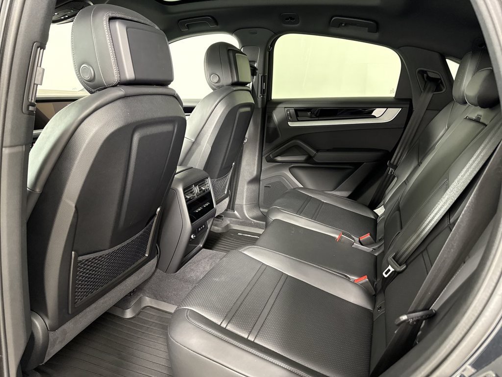 New 2026 Porsche Cayenne Coupe AWD/4WD image 25