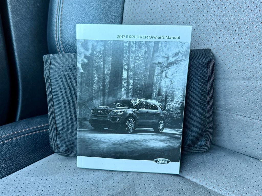Used 2017 Ford Explorer XLT w/ Equipment Group 202A AWD/4WD image 28