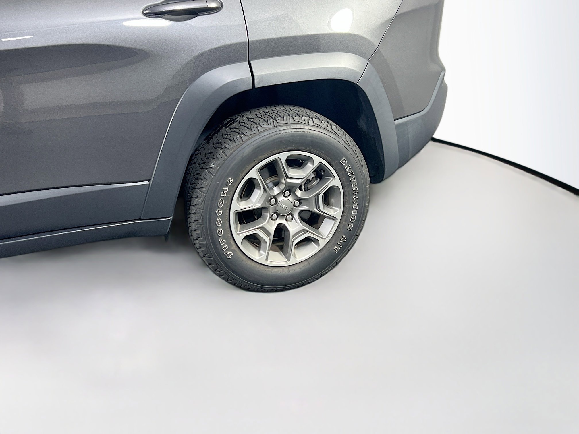 Used 2022 Jeep Cherokee Trailhawk w/ Premium Leather Package image 29