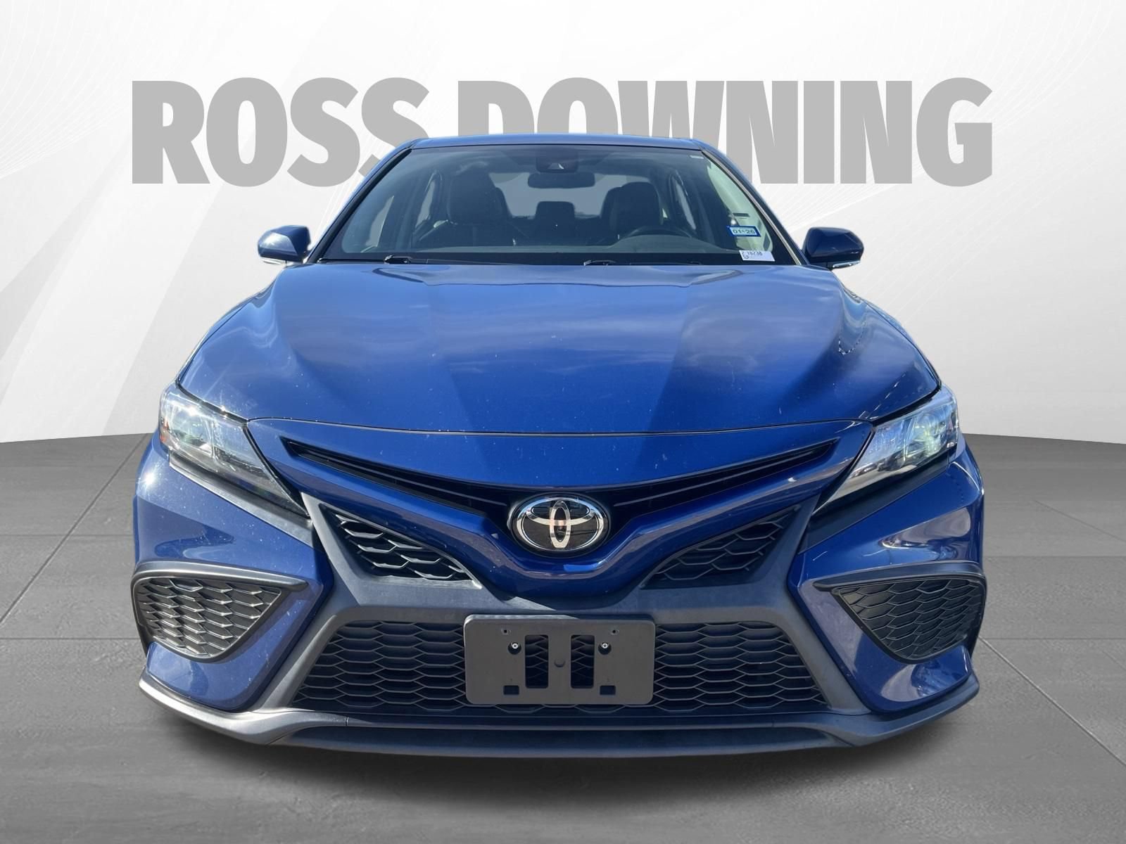 Used 2024 Toyota Camry SE FWD image 2