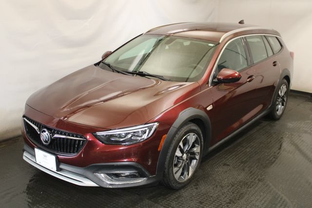 Used 2018 Buick Regal Preferred w/ Sights and Sounds Package AWD/4WD image 1