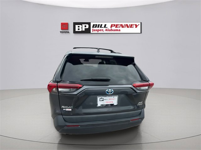 Used 2021 Toyota RAV4 XLE Premium image 4