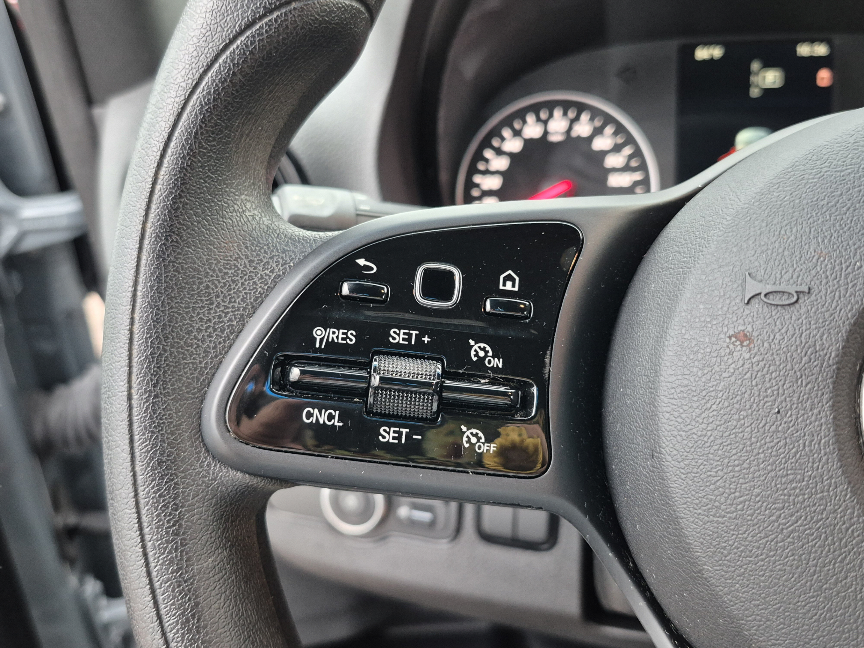Used 2024 Mercedes-Benz Sprinter 2500 image 21