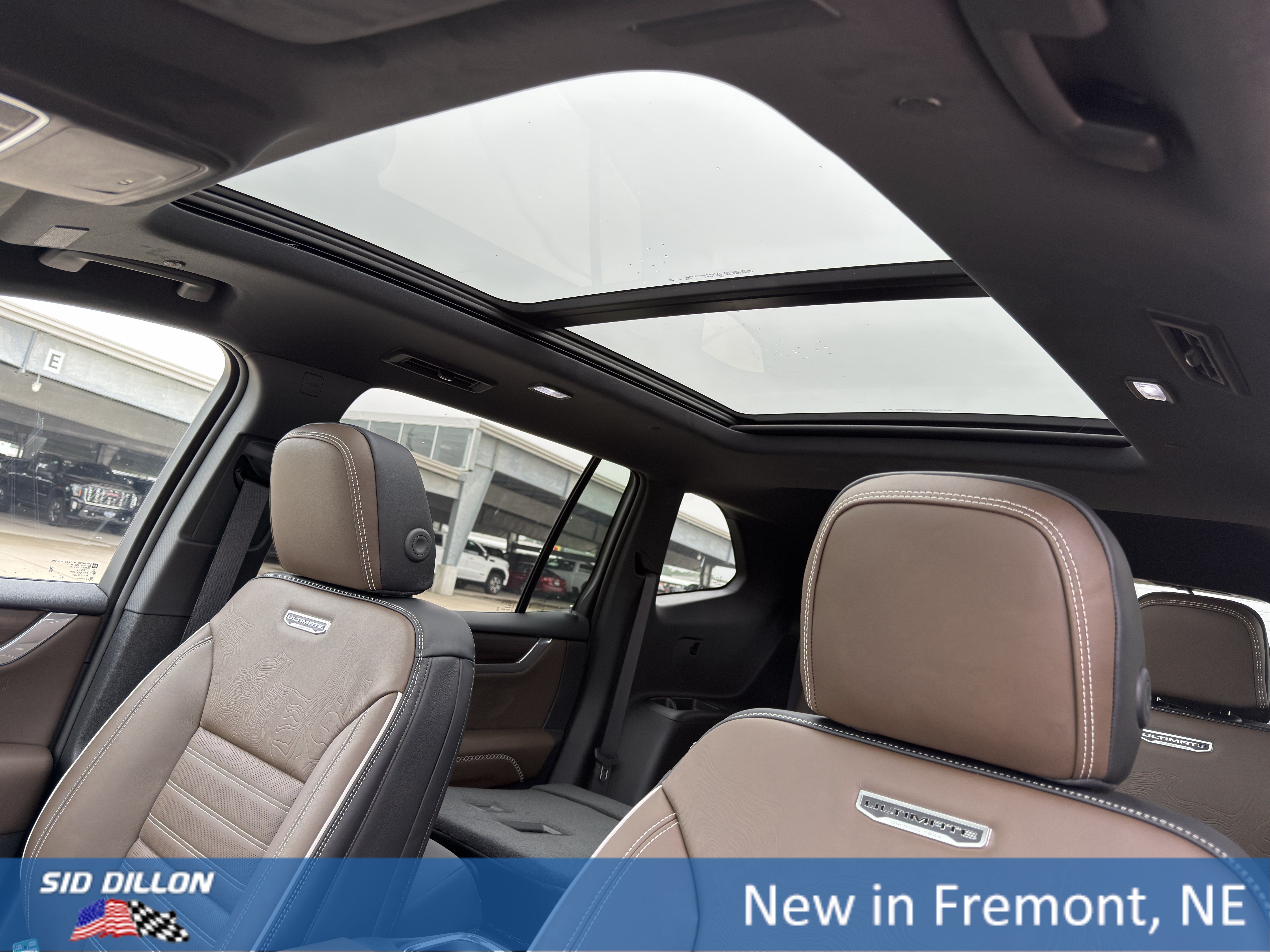 New 2027 GMC Acadia Denali Ultimate w/ LPO, Floor Liner Package AWD/4WD image 18