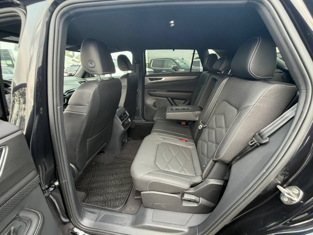 Used 2024 Volkswagen Atlas Cross Sport SE AWD/4WD image 29