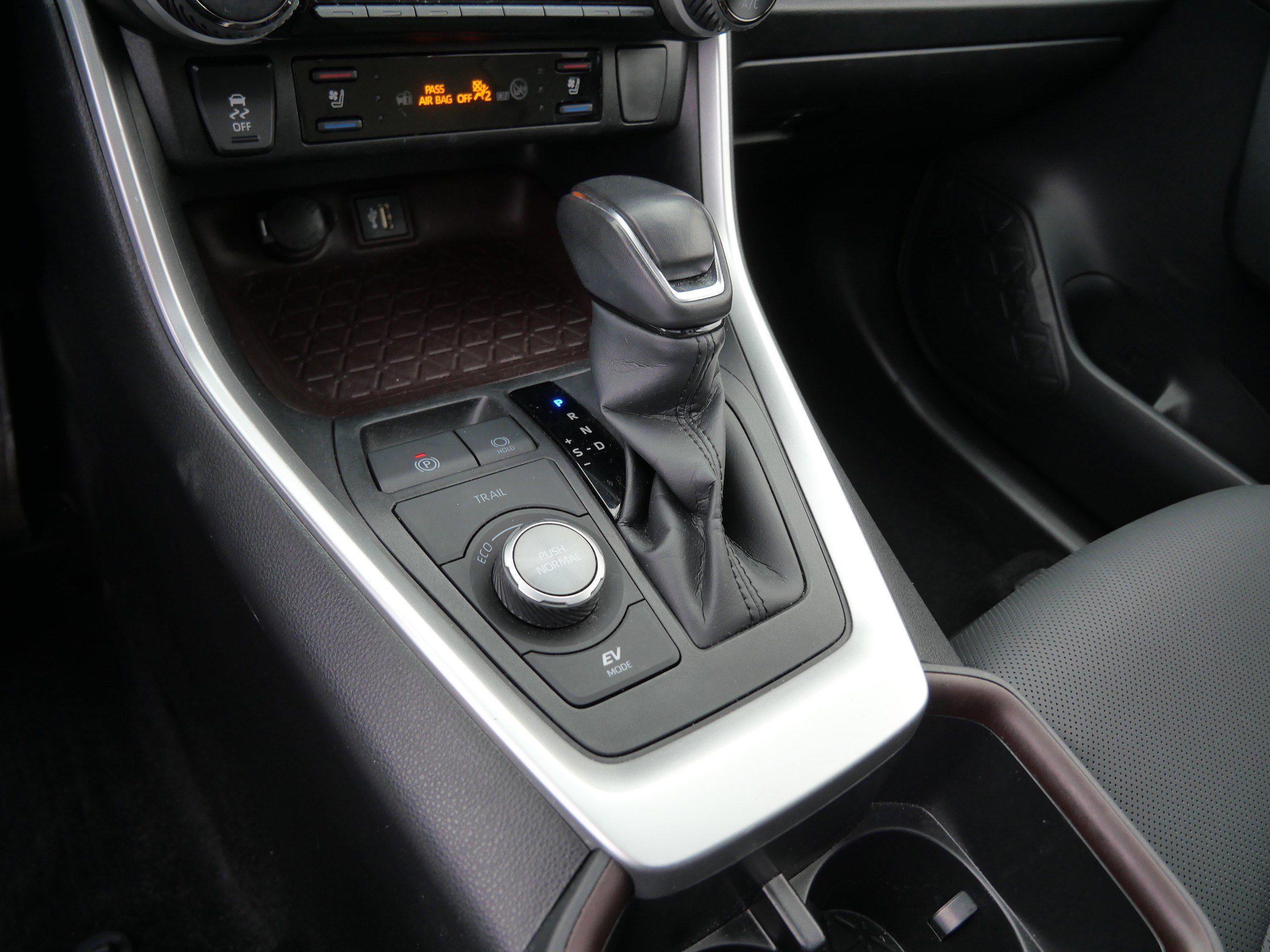 Used 2023 Toyota RAV4 Limited w/ Limited Grade Weather Package AWD/4WD image 24