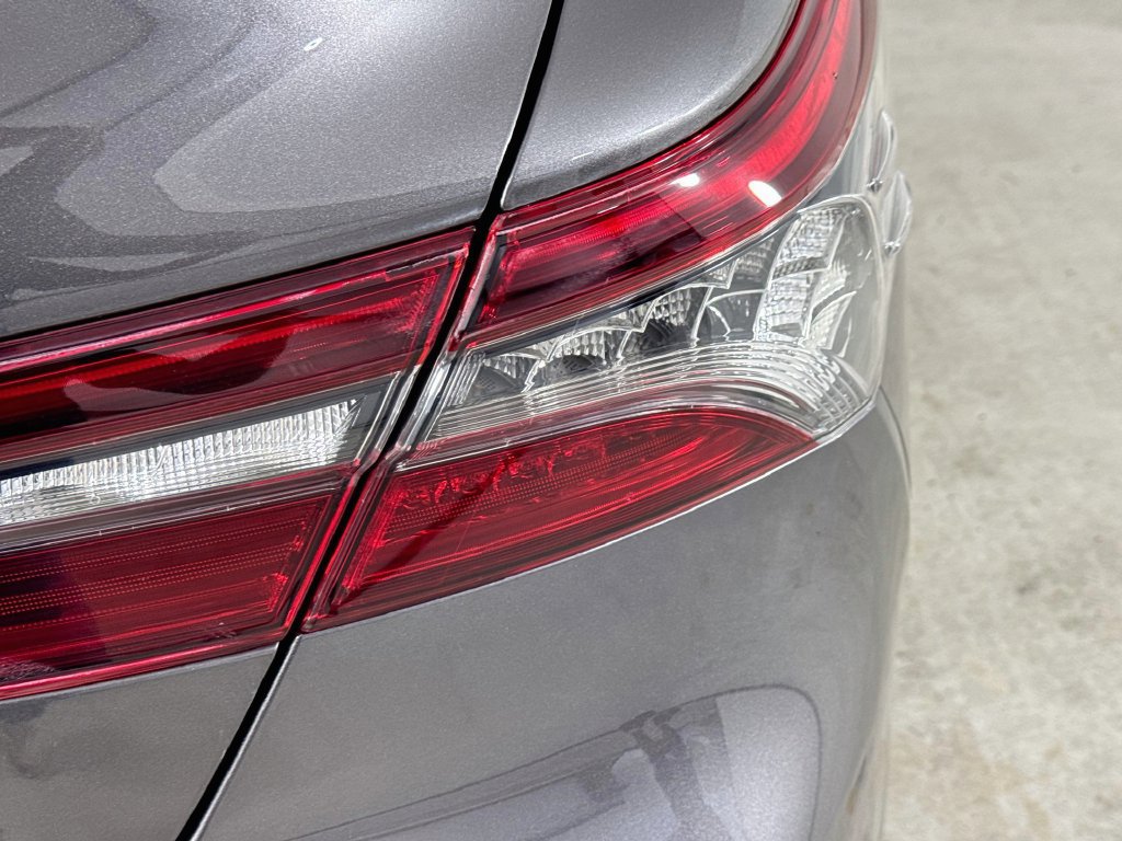 Used 2021 Toyota Camry XLE FWD image 31