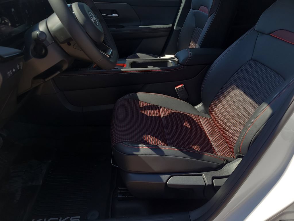 New 2026 Nissan Kicks SR w/ Illumination Package FWD image 13