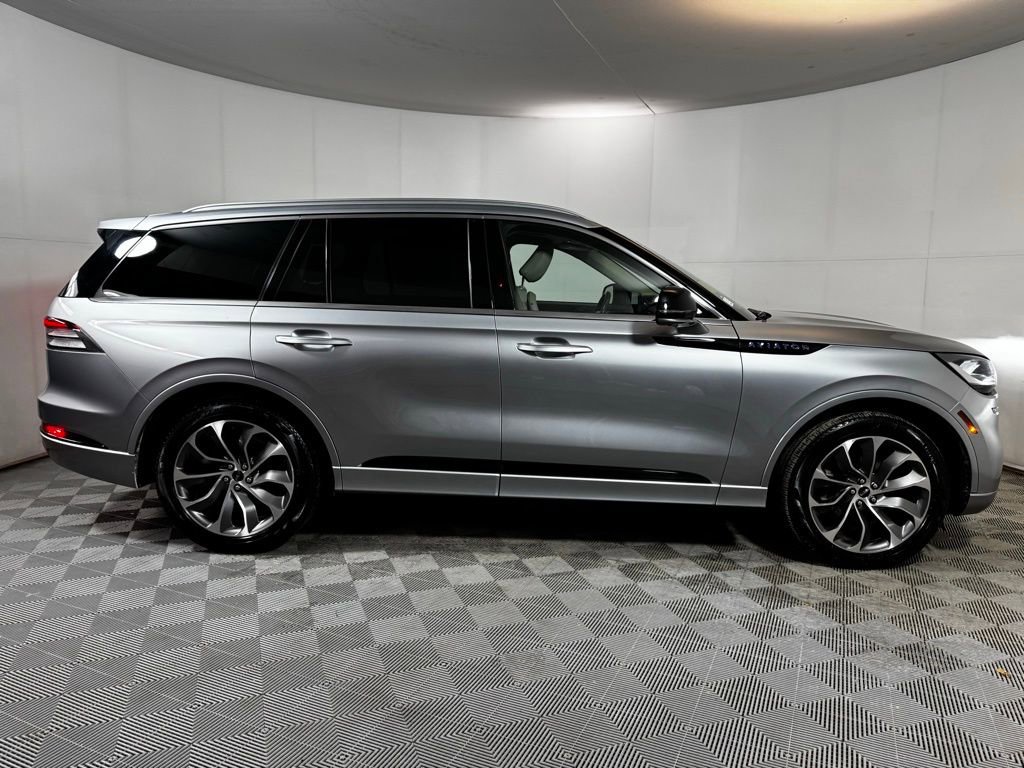 Used 2022 Lincoln Aviator Grand Touring w/ Elements Package Plus image 6
