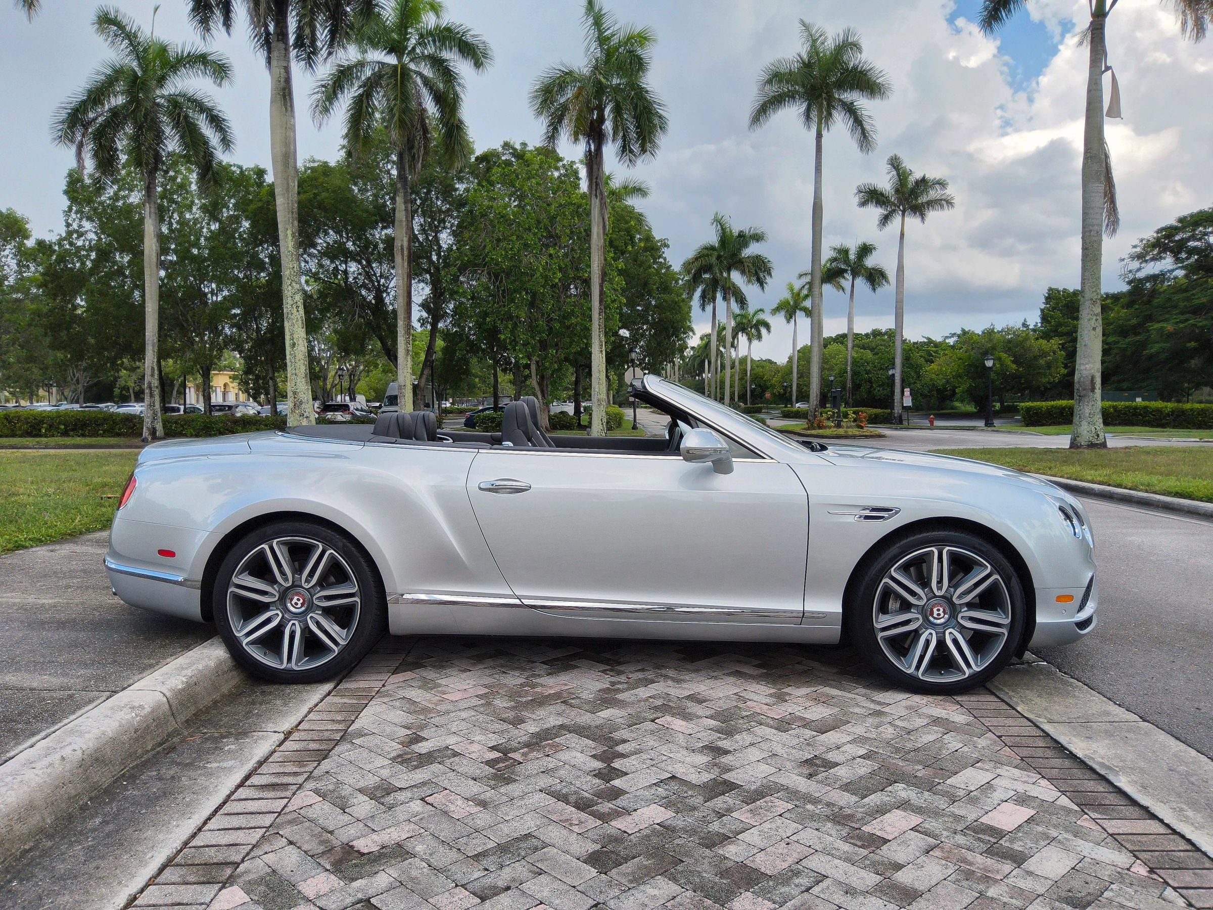 Used 2016 Bentley Continental GT AWD/4WD image 16