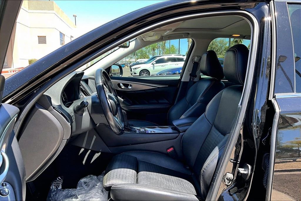 Used 2019 INFINITI Q50 Signature Edition w/ Cargo Package (L96) RWD image 5