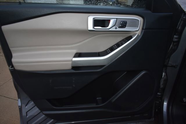 Used 2022 Ford Explorer Limited image 14